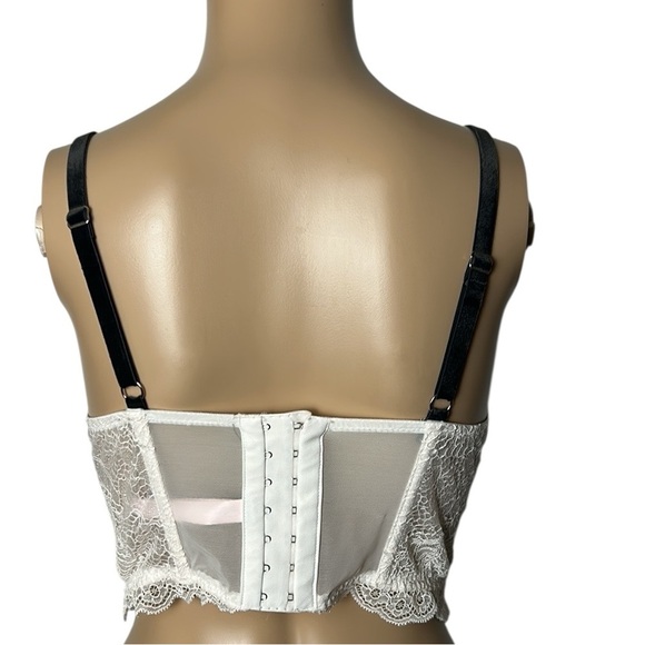 Victoria Secret corset bra,top,lace,mesh,fray,feminine,sexy,
36C NWT - Picture 7 of 17